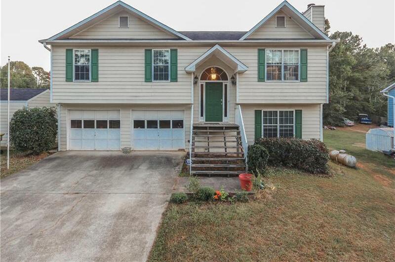 Flowery branch real estate in silverthorn subdivision
