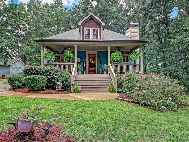 Comer Real Estate in Royal Oaks Subdivision